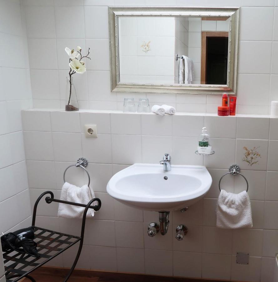 Hotel Garni Bellevue Bad Fussing Bagian luar foto