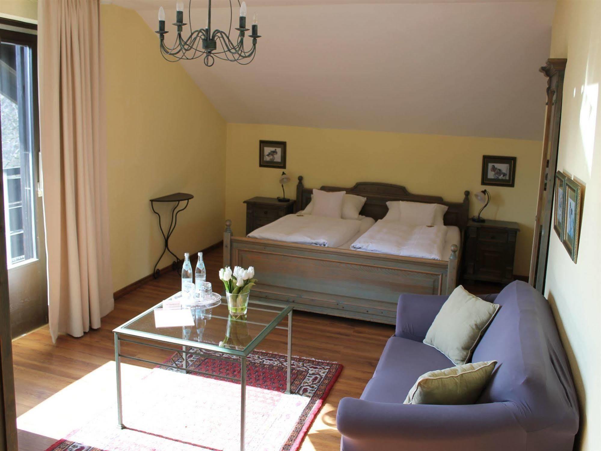 Hotel Garni Bellevue Bad Fussing Bagian luar foto