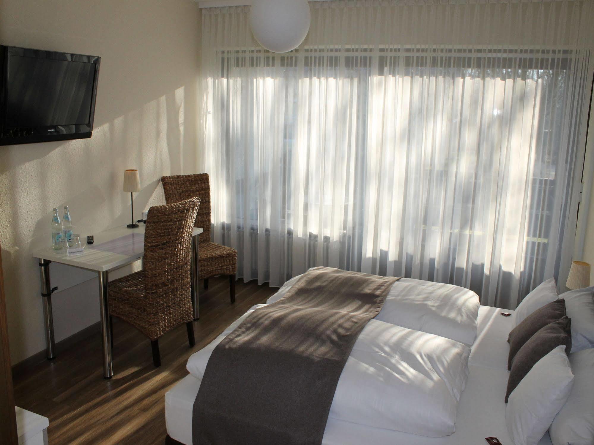 Hotel Garni Bellevue Bad Fussing Bagian luar foto