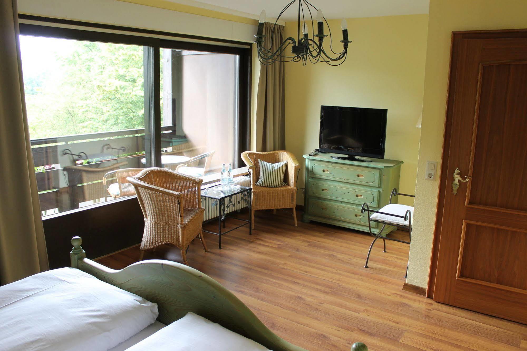 Hotel Garni Bellevue Bad Fussing Bagian luar foto