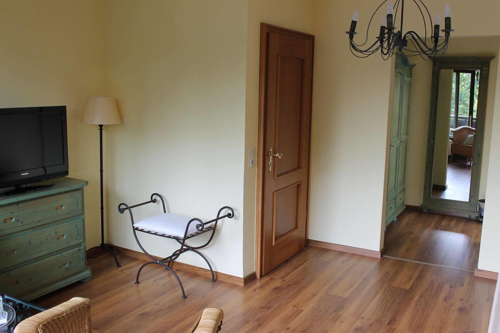 Hotel Garni Bellevue Bad Fussing Bagian luar foto