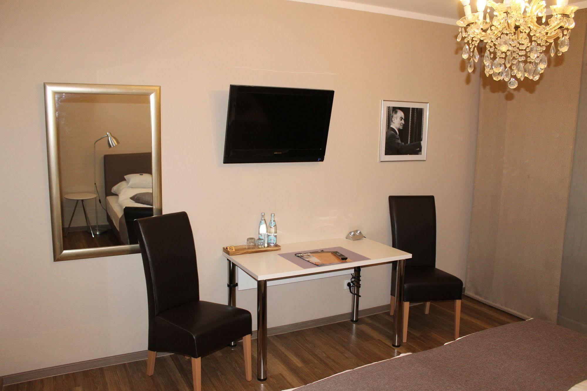 Hotel Garni Bellevue Bad Fussing Bagian luar foto