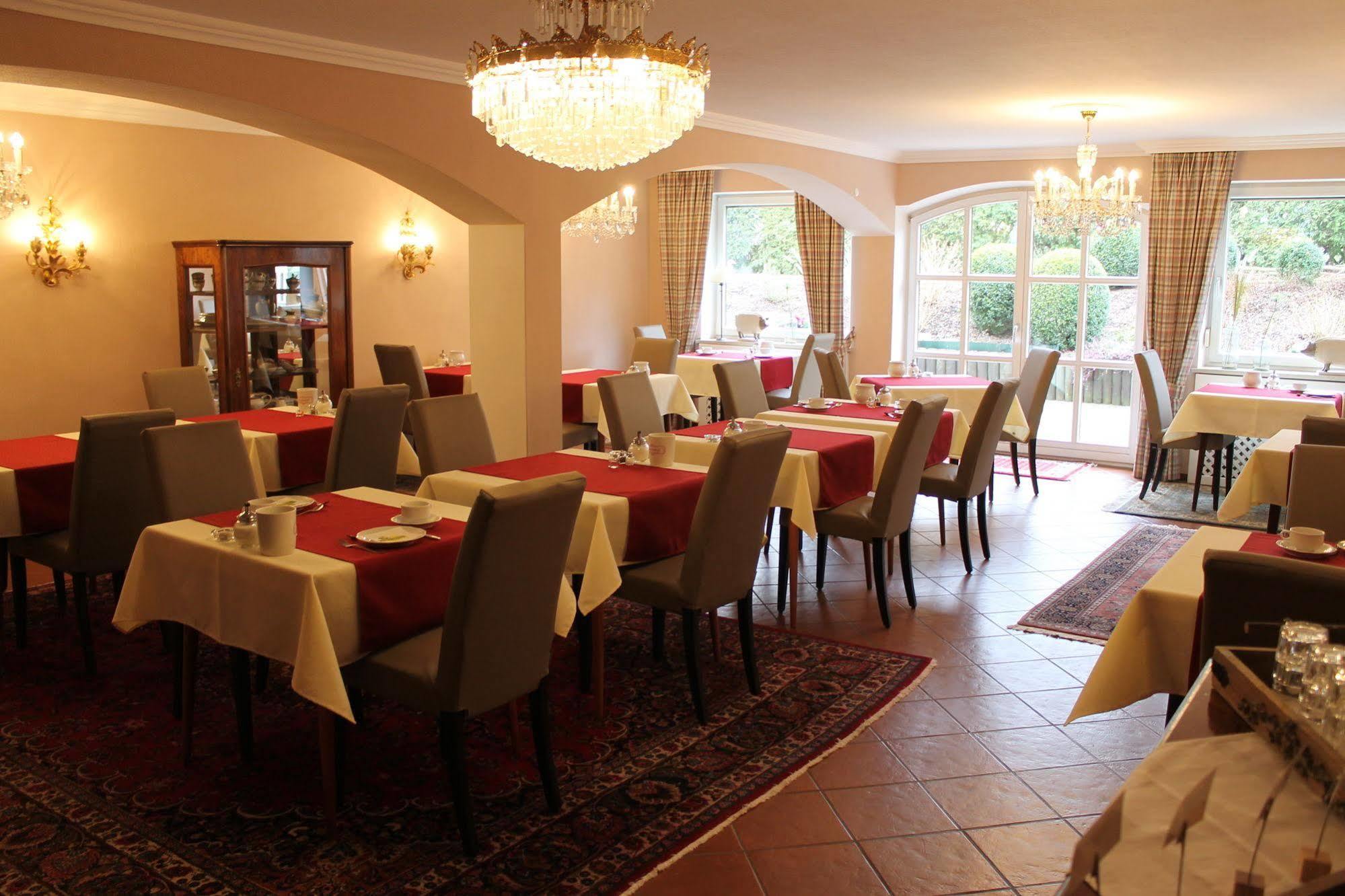 Hotel Garni Bellevue Bad Fussing Bagian luar foto